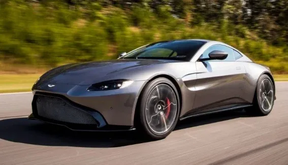 Aston Martin Vantage.