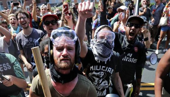 Miembros de Antifa protestando en Charlottesville en 2017. (Getty Images).