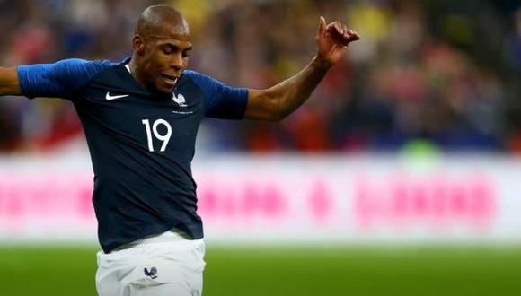 La selección de Francia se encuentra preocupada al saber que su lateral titular ha sufrido una lesión de consideración. Si los resultados arrojan un diagnóstico comprometedor, se perderá Rusia 2018. (Foto: AFP)