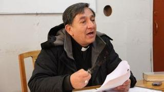 Puno: Obispo Jorge Carrión es denunciado por agredir a niño