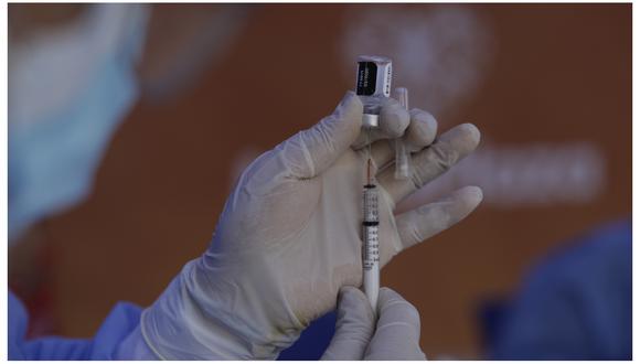 La vacunación continúa avanzando a nivel nacional contra el coronavirus. Actualmente se inmunizan a mayores de 21 años en Lima y Callao. Foto: Anthony Niño de Guzmán / @photo.gec