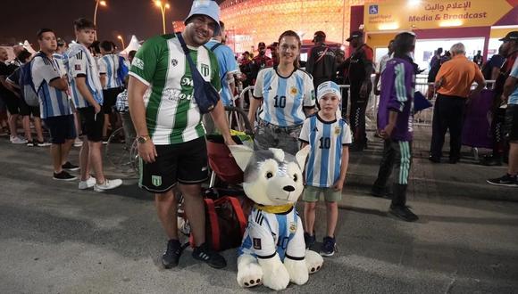 La historia de la familia argentina que vendió su auto y gastó todos sus ahorros para ir al Mundial Qatar 2022 | Foto: TN