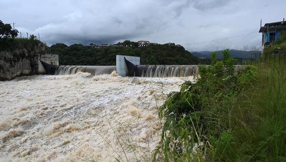 Vista de la presa Laureles que abastece de agua a la capital y que alcanzó su nivel máximo, en Tegucigalpa, el 30 de octubre de 2023. (Foto de Orlando SIERRA / AFP).