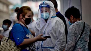 China suma 61 contagios locales entre sus últimos 90 casos de COVID-19