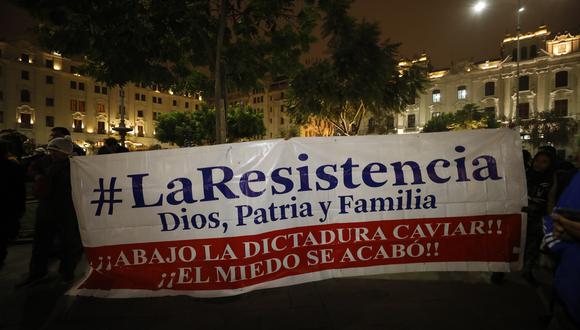 Integrantes del autodenominado grupo La Resistencia se congregan en la Plaza San Martín del Centro de Lima. (Foto: Archivo/El Comercio).