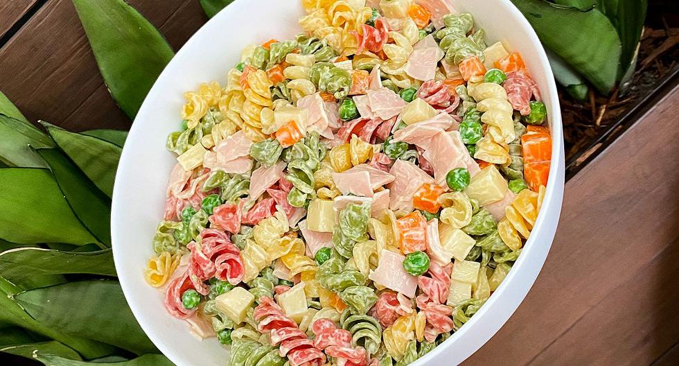 Learn how to prepare the easy noodle salad recipe