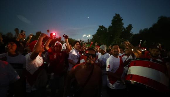 Hinchas de la selección peruana armaron el banderazo en Estados Unidos. (Foto: Daniel Apuy / GEC)