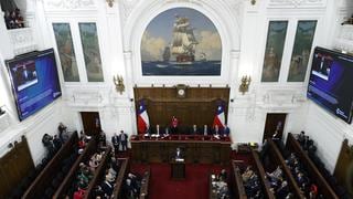 Constituyentes chilenos toman posesión para iniciar la redacción de una nueva carta magna