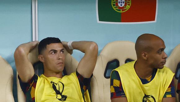 Cristiano Ronaldo de Portugal aparece en el banco de suplentes. REUTERS/Suhaib Salem