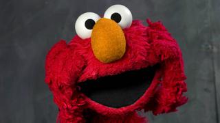 Elmo "despedido" de Plaza Sésamo por recortes de Donald Trump