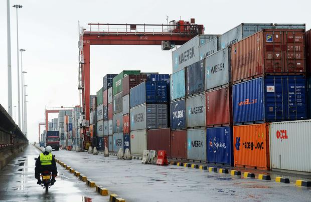 China ha apostado en las últimas décadas a invertir en puertos estratégicos en el mundo. En la foto, el puerto de Colombia, en Sri Lanka, país asiático donde Beijing ha hecho millonarias inversiones. AFP