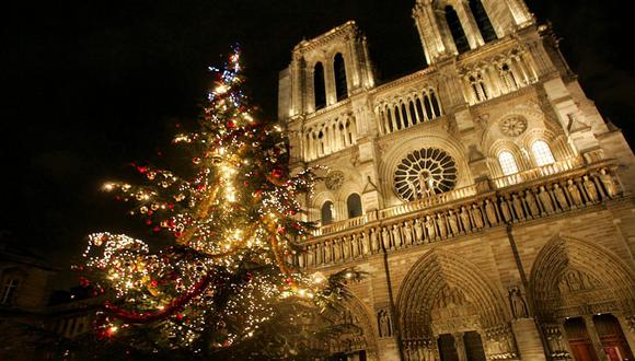 Escrita en 1831, la novela de Victor Hugo, adaptada al cine en varias ocasiones y conocida también como "El Jorobado de Notre Dame", se sitúa en 1482, bajo el reinado de Luis XI.(Foto: EFE)