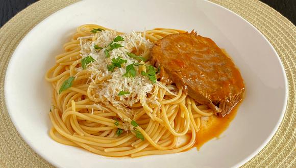 Spaghettis con salsa de asado.