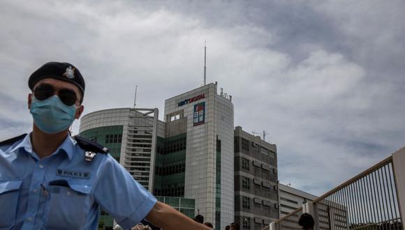 El allanamiento se da poco después del arresto del dueño de Apple Daily,  Jimmy Lai, una de las principales figuras del movimiento prodemocracia en Hong Kong. (Foto: ISAAC LAWRENCE / AFP).