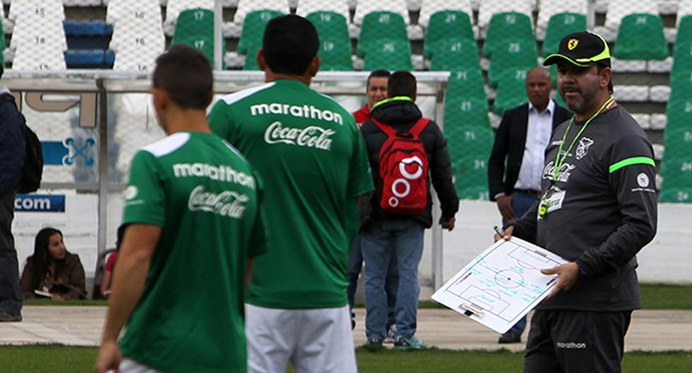 Julio César Baldivieso decidió sacar a cuatro seleccionados de Bolivia antes de viajar a Argentina. (Foto: EFE)