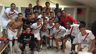 La selección peruana celebró su victoria en el vestuario