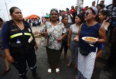 Jefferson Farfán llevó camión con víveres para los damnificados del incendio en Villa El Salvador 