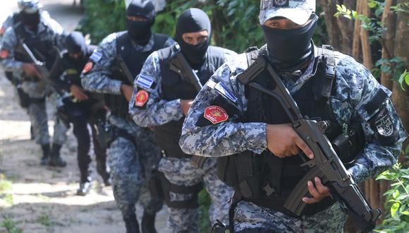 Investigación de un medio salvadoreño reveló la existencia de un grupo de policías que realizaba ejecuciones extra judiciales. (AFP)