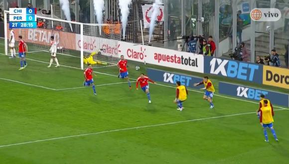 Diego Valdez puso el 1-0 a favor de la ‘Roja’ en el Perú vs Chile por Eliminatorias 2026| VIDEO. (Foto: captura América Televisión)