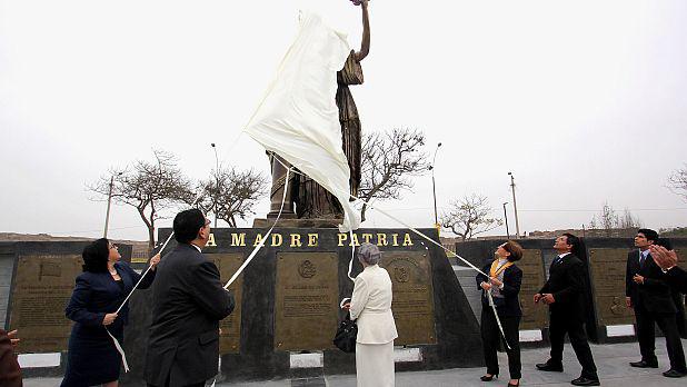 Plaza a la Bandera fue presentada con dos meses de retraso - 1