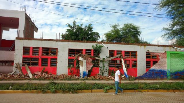 Piura: pared de un colegio se desploma por las lluvias - 2