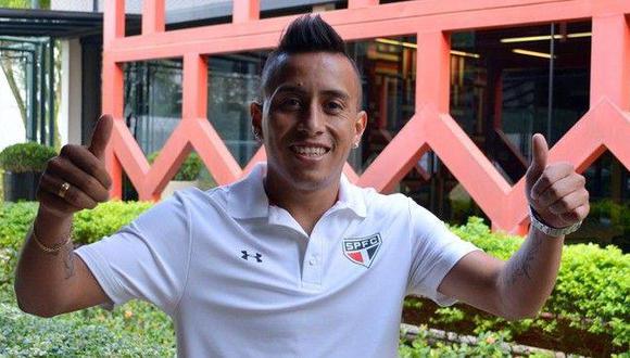 Christian Cueva llegó a Brasil y fue presentado en Sao Paulo