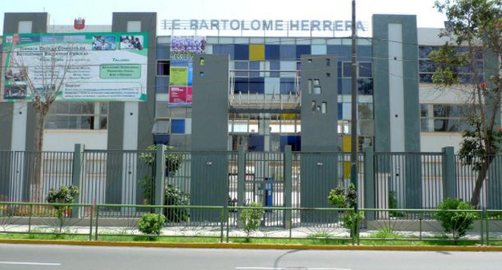 Padres de familia del colegio Bartolomé Herrera denunciaron que docentes que acatan la huelga indefinida están firmando su asistencia pese a que no dictan clases. (Foto: Andina)