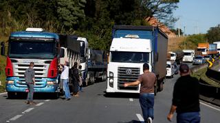 Brasil: Camioneros bloquean carreteras en protesta por alza de combustibles