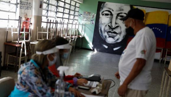 El 21 de noviembre los venezolanos están llamados a participar de los comicios regionales en los que se elegirán a los representantes de las 23 entidades federales y 335 municipios del país. (Foto:  Leonardo Fernández / Reuters).
