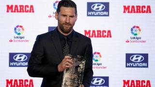 Lionel Messi recibió el trofeo de mejor jugador de la Liga en la última temporada