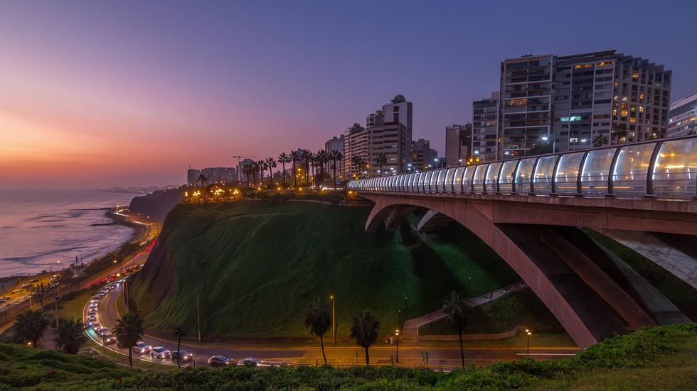 Lima es una de las ciudades más visitadas de América Latina y cuenta con una gran cantidad de lugares que ofrecen una experiencia única para sus visitantes o para los mismos limeños que aprovechan los fines de semana para conocerla. Desde ir al circo hasta hacer un picnic frente al mar, te dejamos algunos planes para que puedas realizar este domingo.
(Foto: Shutterstock)