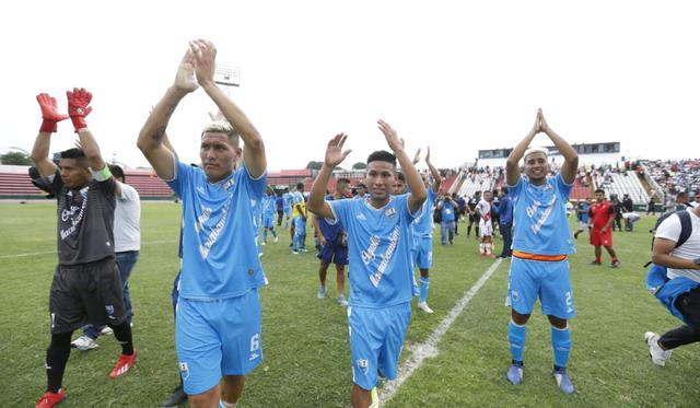 Celebración de Atlético Grau y Deportivo Llacuabamba por el ascenso a primera. (Fotos: Violeta Ayasta / GEC)