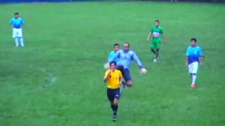 Copa Perú: tackle criminal de arquero a un árbitro (VIDEO)