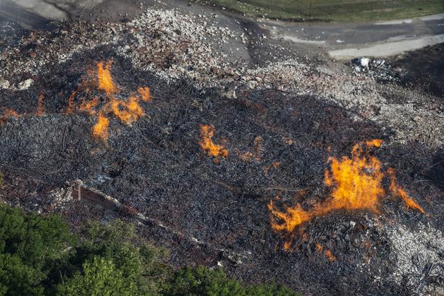 Incendio destruye una bodega con unos 45.000 barriles de whisky Jim Beam. Foto: AP