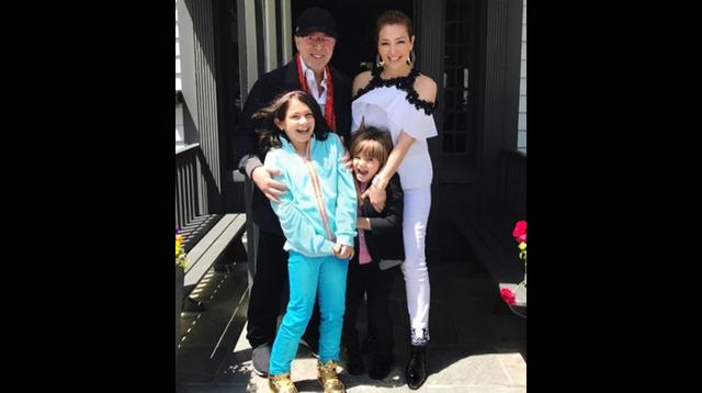 Tommy Mottola publica fotografía de Thalía sin una gota de maquillaje