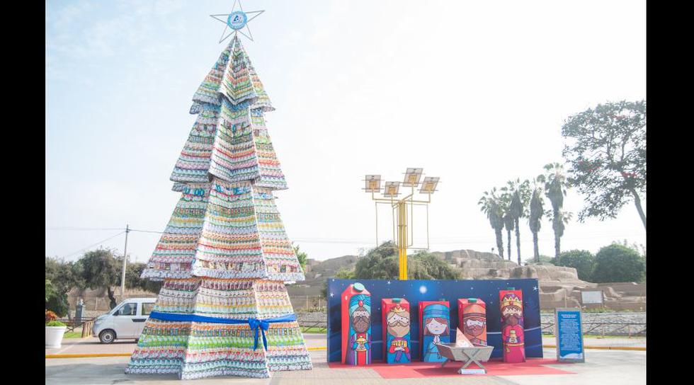 La Navidad Reciclada de Tetra Pak presenta el &Aacute;rbol Navide&ntilde;o de 11 metros de alto, elaborado con m&aacute;s de 5 mil envases reciclados, gracias al trabajo coordinado con m&aacute;s de 300 recicladores formales registrados en 18 municipalid