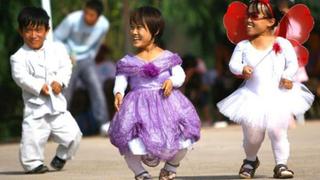 China: El inusual parque de diversiones donde todos son enanos