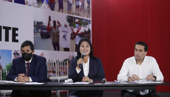 Fujimori dijo que aceptará la conclusión a la que lleguen el JNE y la ONPE, pero remarcó que corresponde “prudencia y serenidad” para analizar cada uno de los 802 pedidos de nulidad que ha interpuesto su partido. (Fotos: Hugo Pérez / GEC)