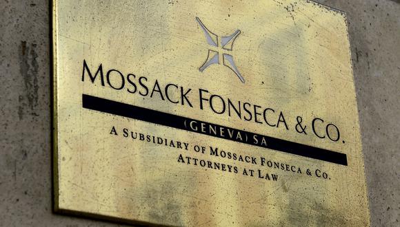 Una placa de la oficina de Ginebra del bufete de abogados Mossack Fonseca el 16 de junio de 2016 en Ginebra. (Foto de FABRICE COFFRINI / AFP)