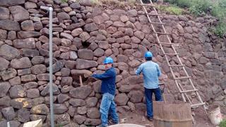 Así se realizan los trabajos de conservación de andenes incas