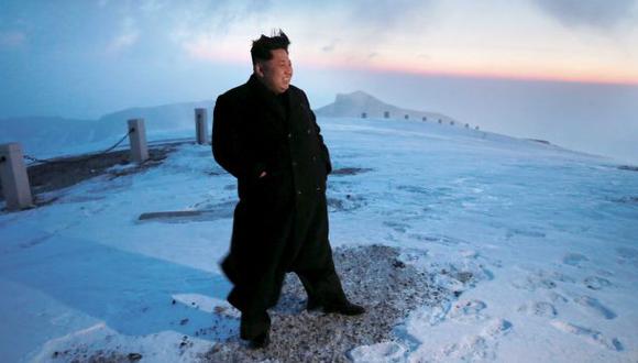 ¿Kim Jong-un escaló la montaña más alta con zapatos?