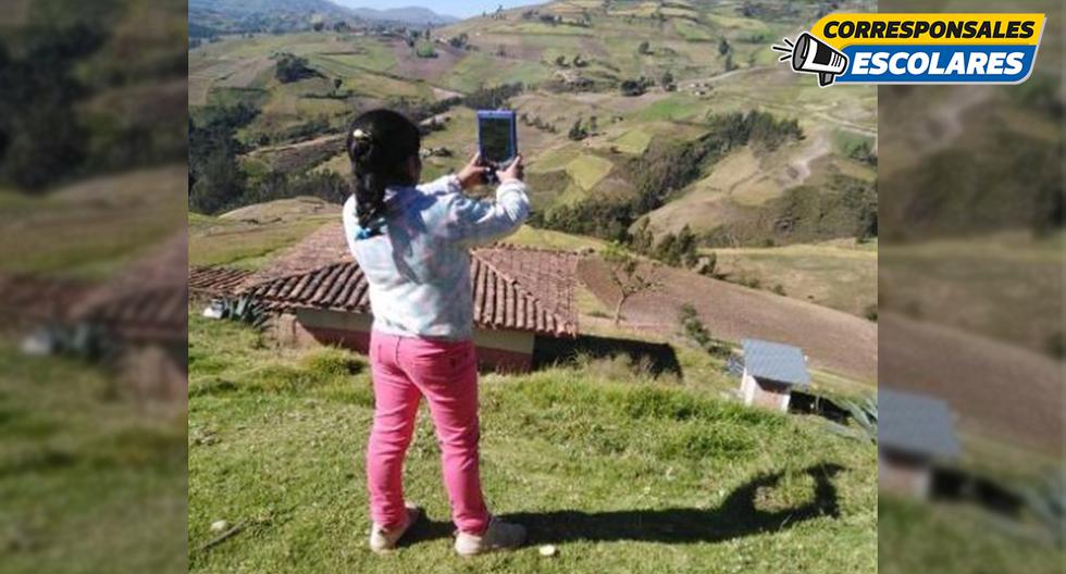 Fotografía de Fanny Lázaro Aguirre, tomada el 04/07/2021, caserío El Sauco, distrito Salpo. Una niña buscando señal de Internet.