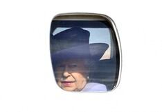 Por qué la reina Isabel II no necesita pasaporte para viajar