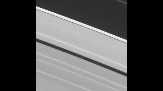 NASA: sonda Cassini revela la forma de Pan, satélite de Saturno - 8