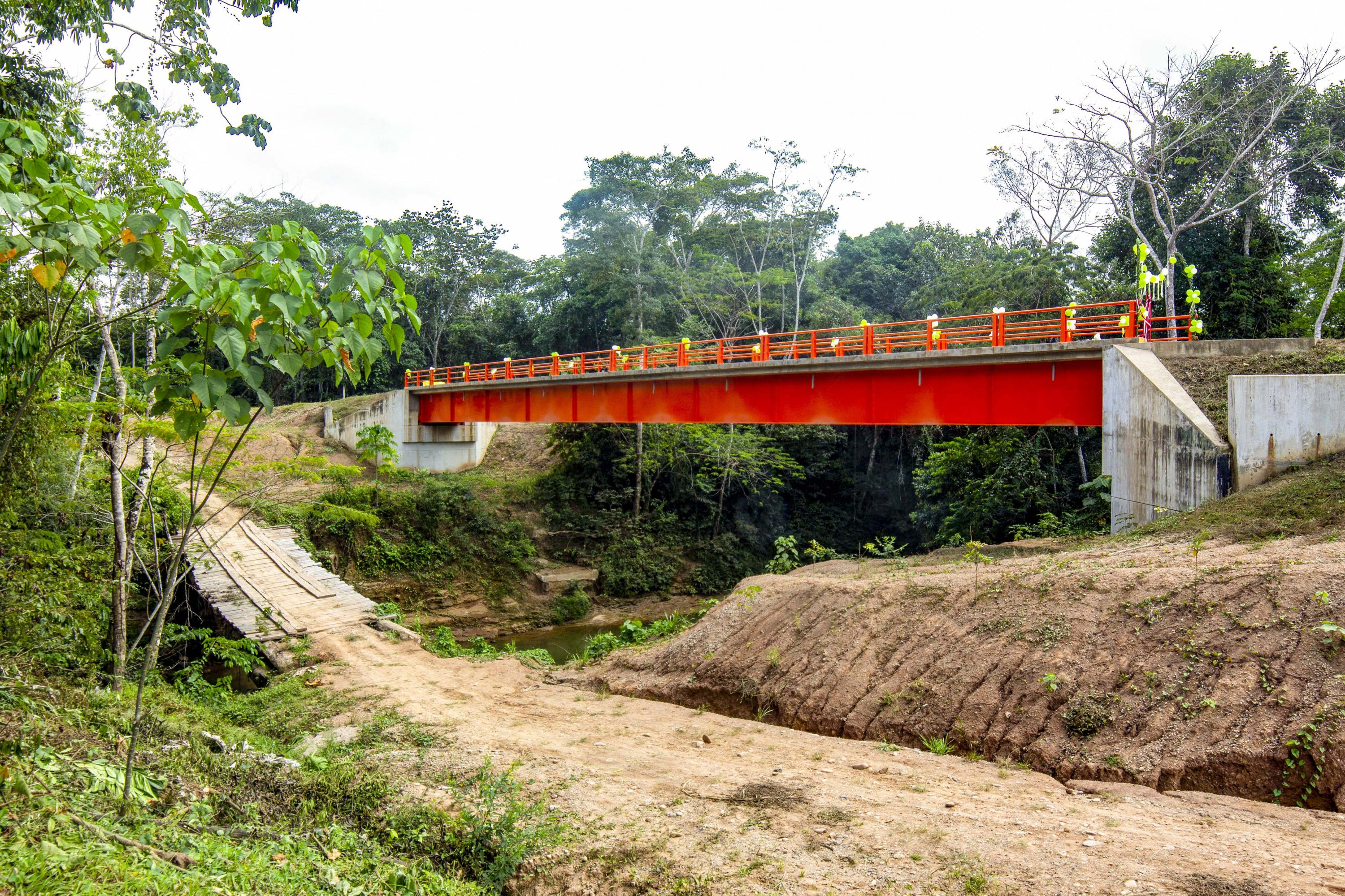 Ucayali: inauguran puente que soporta más de 20 toneladas