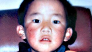 Qué se sabe del heredero del dalái lama al que China detuvo cuando tenía 6 años y lleva 25 en paradero desconocido