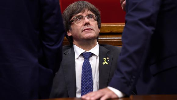 Carles Puigdemont huyó a Bruselas el 30 de octubre y desde entonces elude la orden de la Justicia española, que le investiga por presuntos delitos de rebelión y sedición, entre otros, por impulsar un proceso secesionista ilegal. (AFP)