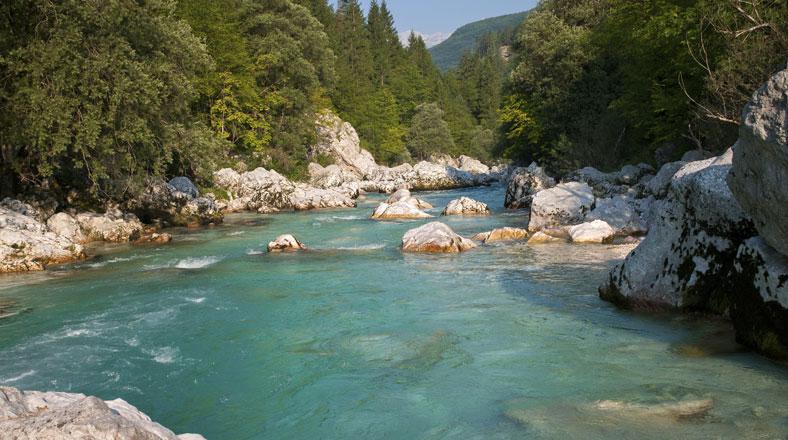 Este hermoso río color esmeralda se encuentra en Europa - 2