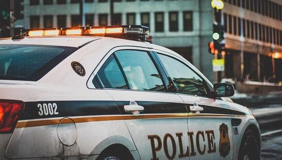 Un policía se ganó el respeto y la simpatía de miles de cibernautas por su singular manera de dirigir el tráfico | Foto: Pixabay / Referencial