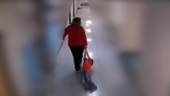 EE.UU.: Despiden a maestra que arrastró cruelmente a niño con autismo | VIDEO